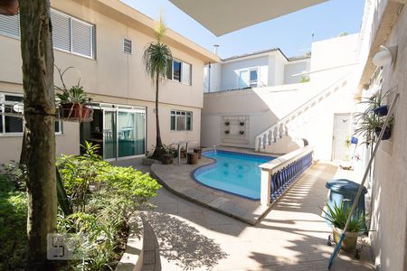 Casa para alugar com 480m², 5 quartos e 6 vagas Casa para alugar com 480m², 5 quartos e 6 vagasPiscina