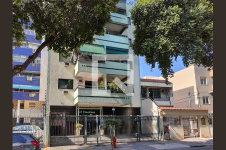 Apartamento à venda com 83m², 2 quartos e 1 vaga Apartamento à venda com 83m², 2 quartos e 1 vagaFachada e portaria