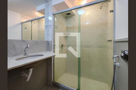 Apartamento à venda com 83m², 2 quartos e 1 vaga Apartamento à venda com 83m², 2 quartos e 1 vagaBanheiro da Suíte