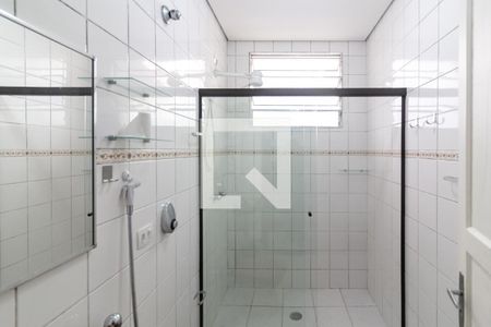 Banheiro  de casa para alugar com 1 quarto, 40m² em Jardim Internacional, São Paulo