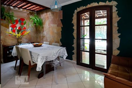 Casa à venda com 500m², 3 quartos e 3 vagas Casa à venda com 500m², 3 quartos e 3 vagasSala Jantar / Cozinha