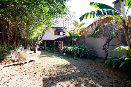 Casa à venda com 500m², 3 quartos e 3 vagas Casa à venda com 500m², 3 quartos e 3 vagasJardim