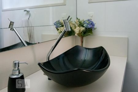 Casa à venda com 500m², 3 quartos e 3 vagas Casa à venda com 500m², 3 quartos e 3 vagasBanheiro Social