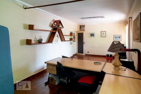 Casa à venda com 500m², 3 quartos e 3 vagas Casa à venda com 500m², 3 quartos e 3 vagasEdículo