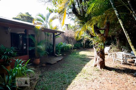 Casa à venda com 500m², 3 quartos e 3 vagas Casa à venda com 500m², 3 quartos e 3 vagasJardim