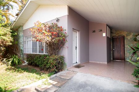 Casa à venda com 500m², 3 quartos e 3 vagas Casa à venda com 500m², 3 quartos e 3 vagasGaragem Frente