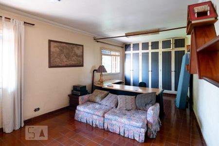 Casa à venda com 500m², 3 quartos e 3 vagas Casa à venda com 500m², 3 quartos e 3 vagasEdículo