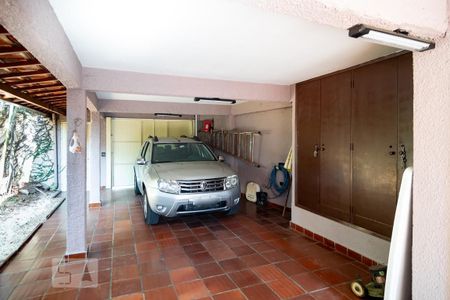 Casa à venda com 500m², 3 quartos e 3 vagas Casa à venda com 500m², 3 quartos e 3 vagasGaragem Fundo