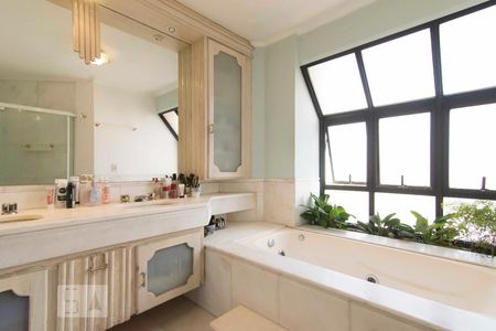 Apartamento à venda com 400m², 4 quartos e 5 vagasBanheiro Suíte 3