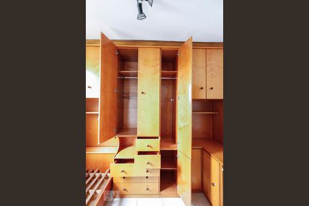 Quarto 1 de apartamento para alugar com 2 quartos, 52m² em Vila Alpina, São Paulo