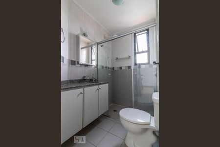 Banheiro de apartamento para alugar com 1 quarto, 47m² em Rudge Ramos, São Bernardo do Campo