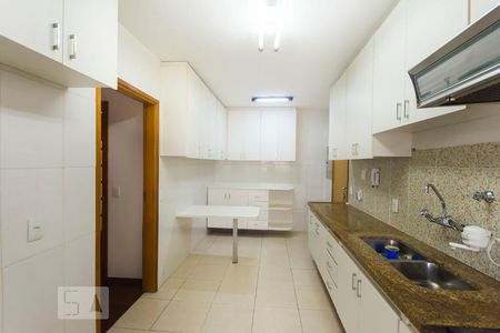 Apartamento à venda com 136m², 3 quartos e 2 vagas Apartamento à venda com 136m², 3 quartos e 2 vagasCozinha