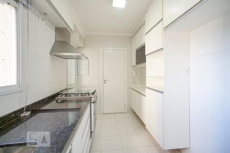 Apartamento à venda com 130m², 3 quartos e 2 vagas Apartamento à venda com 130m², 3 quartos e 2 vagasCozinha