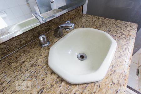 Banheiro Social (Primeiro Andar) de apartamento para alugar com 3 quartos, 110m² em Freguesia (jacarepaguá), Rio de Janeiro