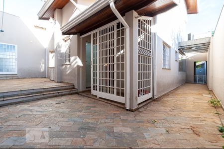 Casa à venda com 420m², 4 quartos e 4 vagasLateral da Casa