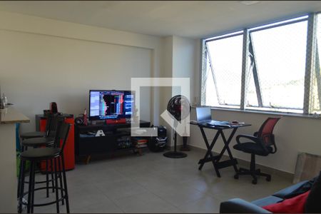 Sala de apartamento para alugar com 1 quarto, 40m² em Pechincha, Rio de Janeiro