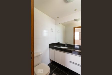 Apartamento à venda com 200m², 4 quartos e 3 vagasBanheiro Suíte 2