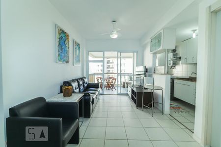 Sala de apartamento para alugar com 2 quartos, 78m² em Jacarepaguá, Rio de Janeiro