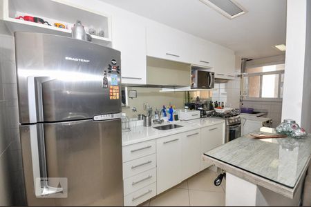 Apartamento à venda com 72m², 3 quartos e sem vagaCozinha e Área de Serviço