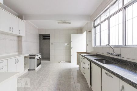 Casa de condomínio à venda com 220m², 3 quartos e 2 vagasCozinha