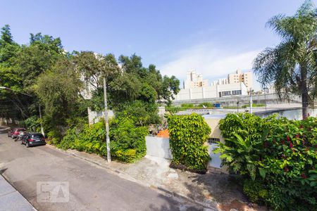 Casa de condomínio à venda com 220m², 3 quartos e 2 vagasVista