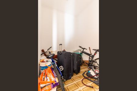Casa de condomínio à venda com 360m², 4 quartos e 4 vagas Casa de condomínio à venda com 360m², 4 quartos e 4 vagasQuarto de Serviço
