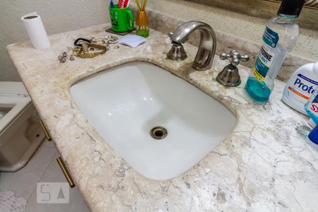 Casa de condomínio à venda com 360m², 4 quartos e 4 vagas Casa de condomínio à venda com 360m², 4 quartos e 4 vagasDetalhe do Banheiro da Suíte Principal