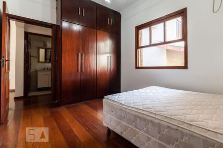 Casa de condomínio à venda com 360m², 4 quartos e 4 vagas Casa de condomínio à venda com 360m², 4 quartos e 4 vagasQuarto 2