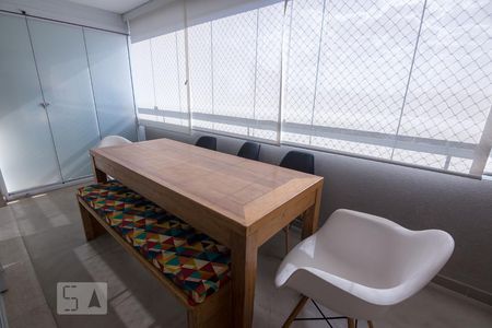 Apartamento à venda com 66m², 2 quartos e 1 vaga Apartamento à venda com 66m², 2 quartos e 1 vagaVaranda