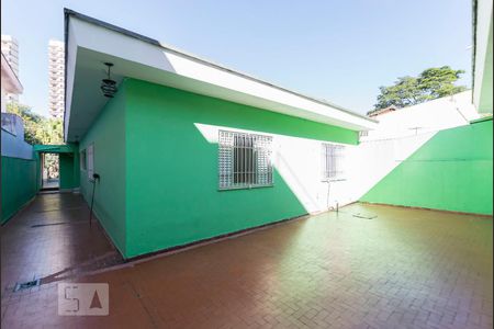 Casa à venda com 400m², 3 quartos e 2 vagasFundos