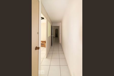 Casa à venda com 215m², 4 quartos e 2 vagas Casa à venda com 215m², 4 quartos e 2 vagasCorredor Segundo Andar