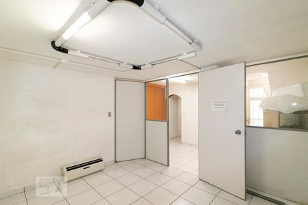 Casa à venda com 215m², 4 quartos e 2 vagas Casa à venda com 215m², 4 quartos e 2 vagasQuarto de Serviço