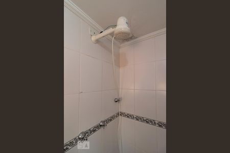 Casa à venda com 215m², 4 quartos e 2 vagas Casa à venda com 215m², 4 quartos e 2 vagasChuveiro