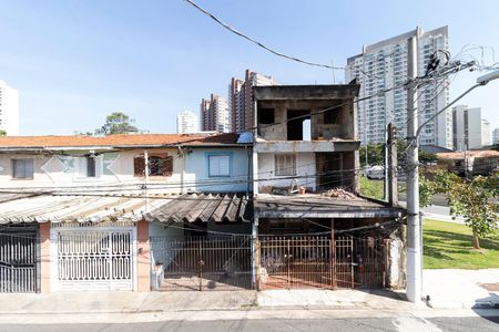 Casa à venda com 215m², 4 quartos e 2 vagas Casa à venda com 215m², 4 quartos e 2 vagasVista Terraço