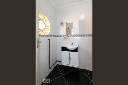 Casa à venda com 215m², 4 quartos e 2 vagas Casa à venda com 215m², 4 quartos e 2 vagasBanheiro Suíte 1