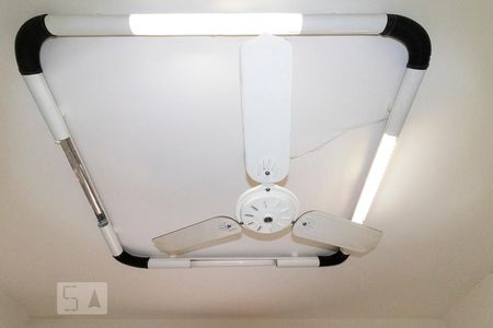 Casa à venda com 215m², 4 quartos e 2 vagas Casa à venda com 215m², 4 quartos e 2 vagasVentilador