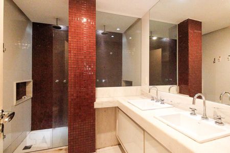 Apartamento à venda com 370m², 5 quartos e 3 vagasBanheiro da Suíte 1