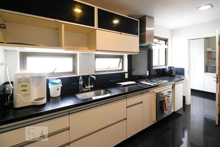 Apartamento à venda com 370m², 5 quartos e 3 vagasCozinha