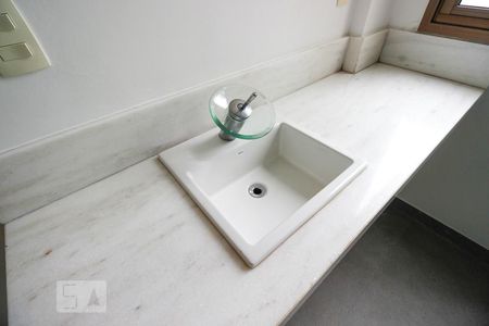 Apartamento à venda com 370m², 5 quartos e 3 vagasBanheiro da Suíte 3