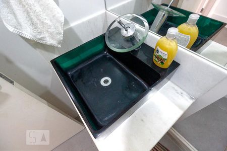 Apartamento à venda com 370m², 5 quartos e 3 vagasPia - Banheiro da Suíte 3