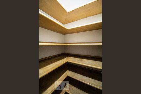 Apartamento à venda com 592m², 4 quartos e 5 vagasDEspensa