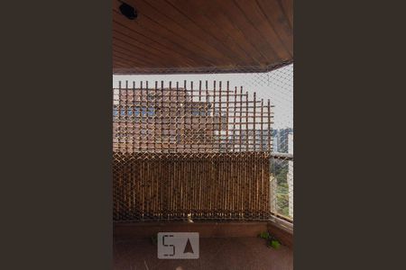 Apartamento à venda com 592m², 4 quartos e 5 vagasSuíte 1 ) Varanda