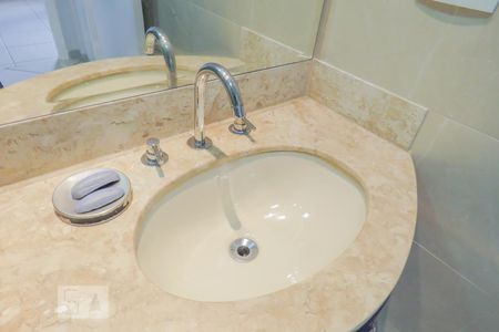 Apartamento à venda com 62m², 2 quartos e 2 vagas Apartamento à venda com 62m², 2 quartos e 2 vagasBanheiro 2