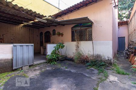Casa à venda com 56m², 2 quartos e 4 vagas Casa à venda com 56m², 2 quartos e 4 vagasÁrea Externa