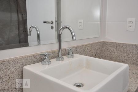 Apartamento à venda com 98m², 2 quartos e 2 vagas Apartamento à venda com 98m², 2 quartos e 2 vagasBanheiro Suíte 2