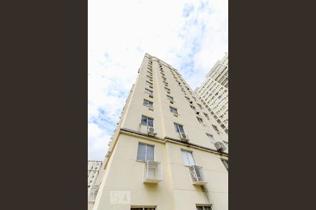 Apartamento à venda com 63m², 3 quartos e 1 vaga Apartamento à venda com 63m², 3 quartos e 1 vagaFachada