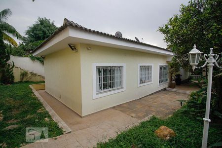 Casa à venda com 500m², 7 quartos e 3 vagas Casa à venda com 500m², 7 quartos e 3 vagasQuintal