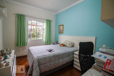 Casa à venda com 500m², 7 quartos e 3 vagas Casa à venda com 500m², 7 quartos e 3 vagasQuarto