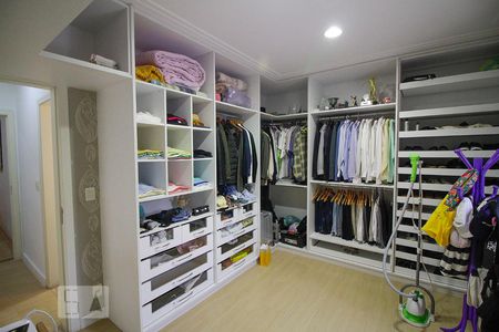 Casa à venda com 500m², 7 quartos e 3 vagas Casa à venda com 500m², 7 quartos e 3 vagasQuarto 3