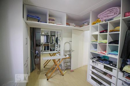 Casa à venda com 500m², 7 quartos e 3 vagas Casa à venda com 500m², 7 quartos e 3 vagasQuarto 3